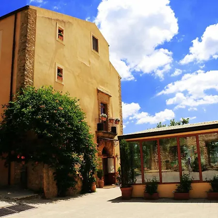 منزل ريفي Torre Di Renda